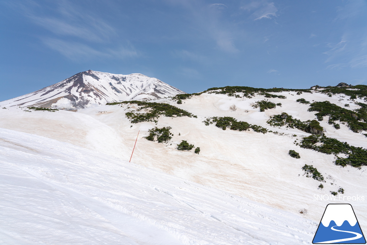 大雪山旭岳ロープウェイ｜2022-2023シーズンSNOWFreaks最終レポート。滑り納めは、北海道最高峰「旭岳」。皆様、今シーズンもありがとうございました！